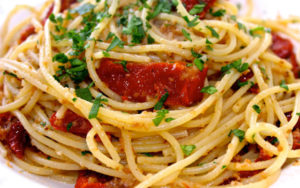 Sunday-Pasta-Spaghetti-con-Pomodoro-Secchi-640-640x400